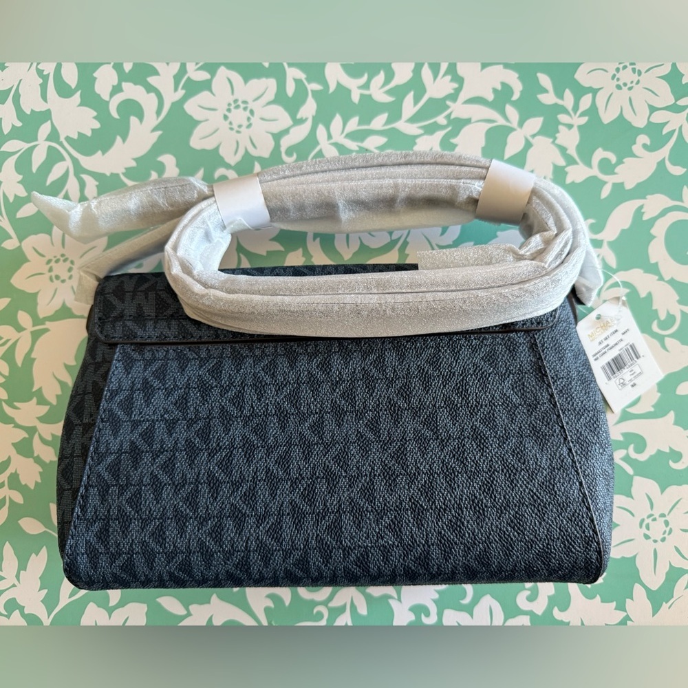 Michael Kors Jet Set Medium Navy Blue PVC Convertible Pouchette Crossbody Bag. - Picture 7 of 14